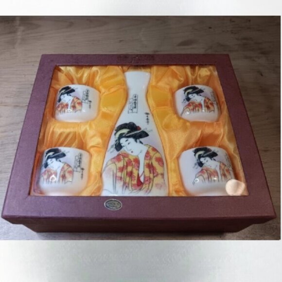 Ceramic Japanese 5 piece sake set new in box - Picture 1 of 5